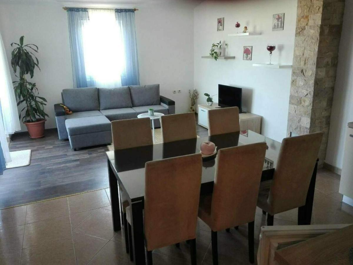 Apartman Vuleta Ražanac Kültér fotó