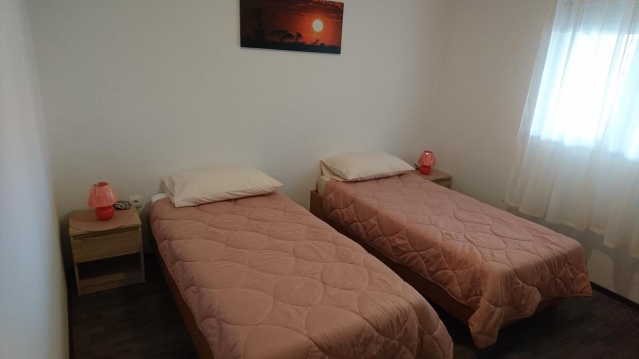 Apartman Vuleta Ražanac Kültér fotó